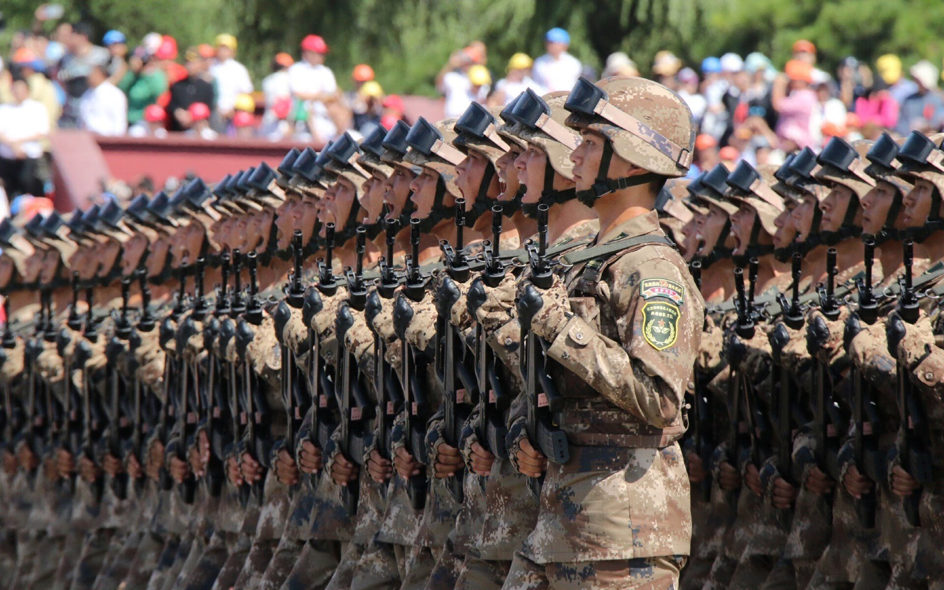库里在对阵掘金的比赛中,上演“远距离绝杀”封神一役!,库里单节22分打掘金